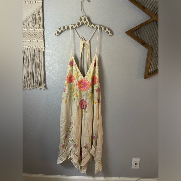 Free people Full Bloom Colorful Embroidered Handkerchief Hem Tunic top - Picture 5 of 7